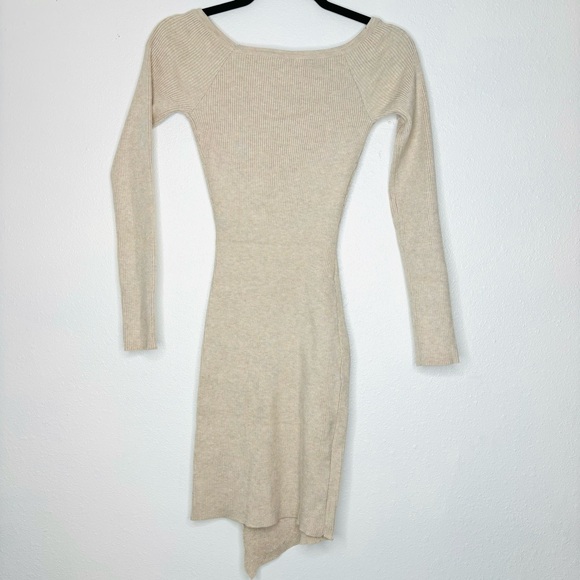 Women’s a symmetrical off the shoulder dress size medium - Picture 2 of 4